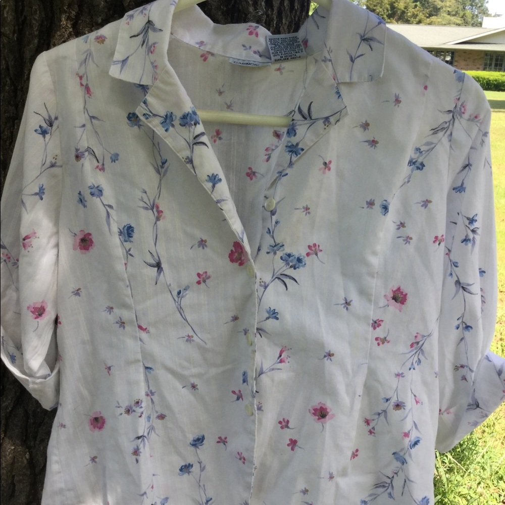 CabinCreek floral button down blouse